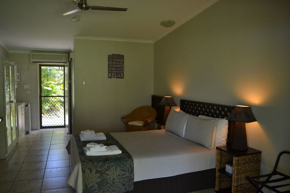 Bramston Beach Motel Esterno foto