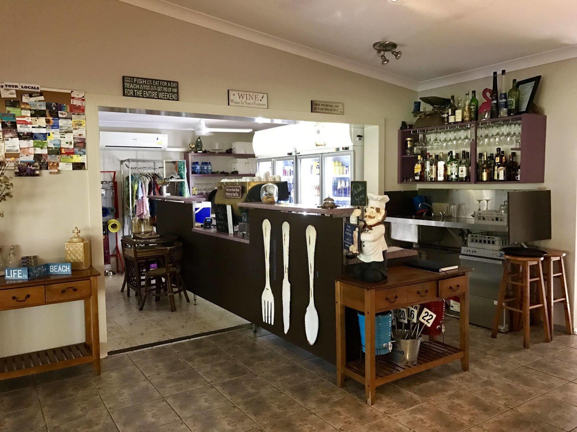 Bramston Beach Motel Esterno foto