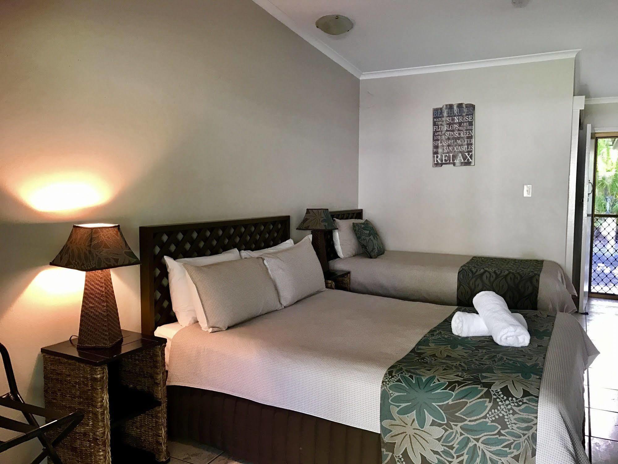 Bramston Beach Motel Esterno foto