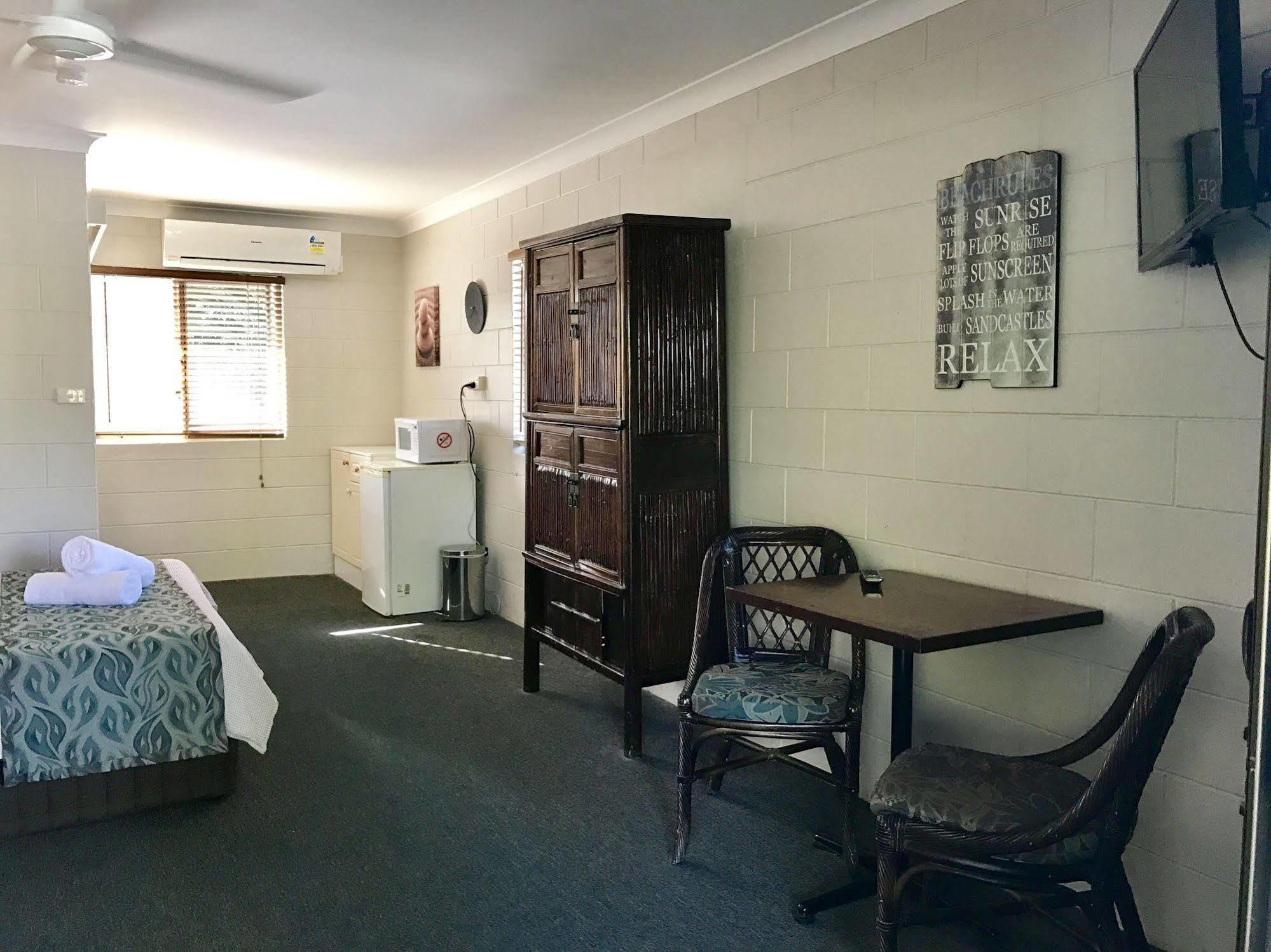 Bramston Beach Motel Esterno foto