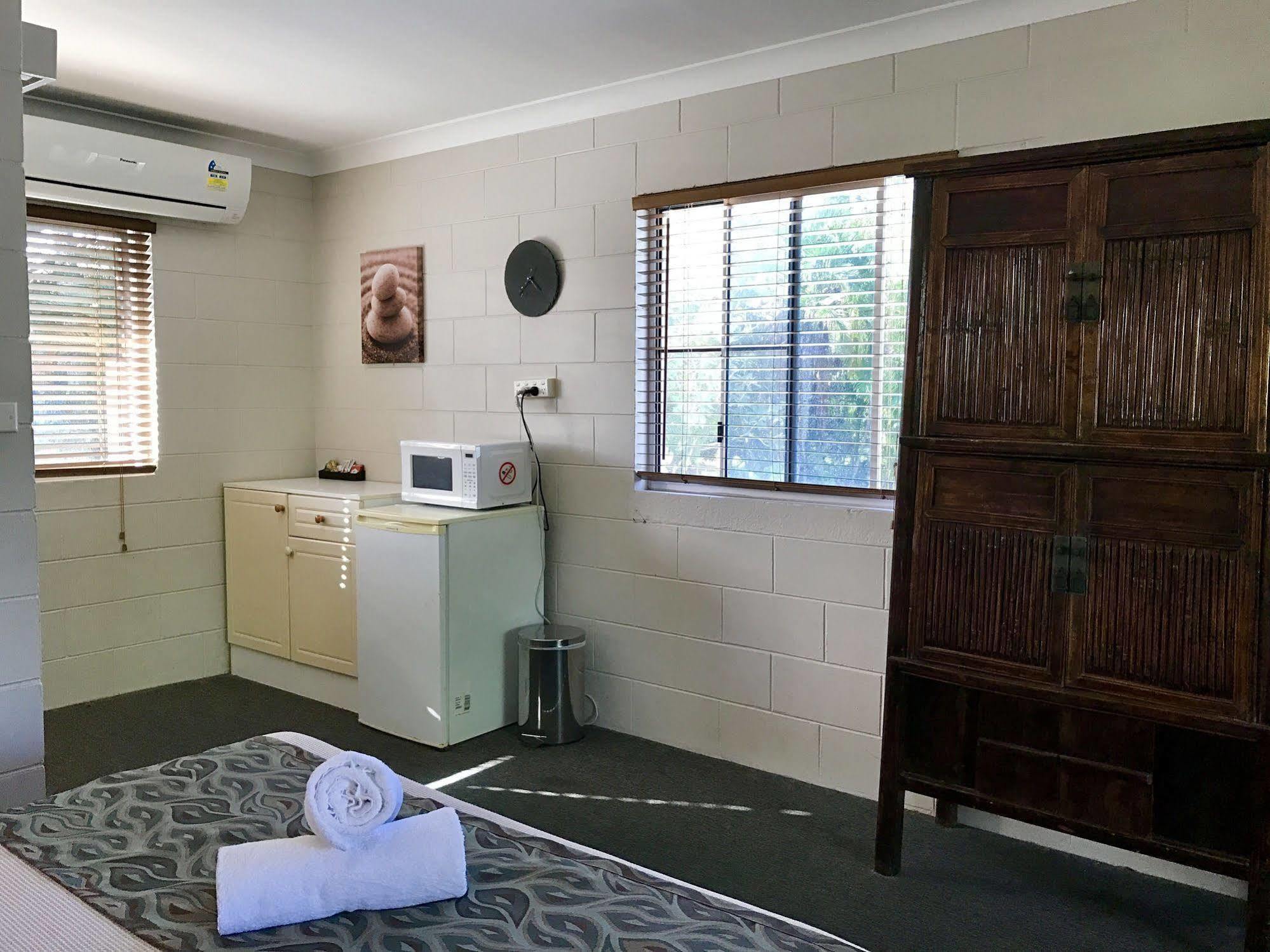 Bramston Beach Motel Esterno foto